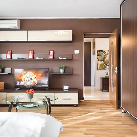 Titan - Park - 37 By Mrg Apartment *